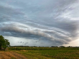Szép kis zivatar közeledik