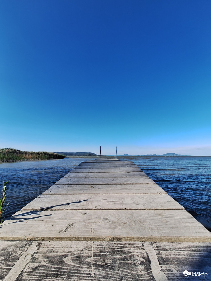 Balaton blue