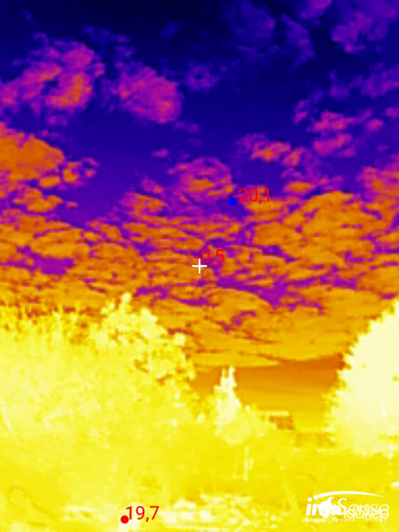 9g súlyú infravörös kamerával készült éjszakai felhőképek