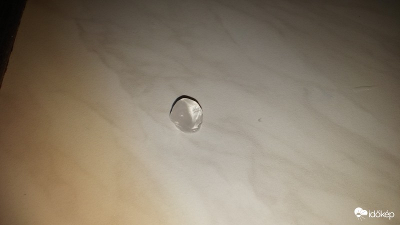 Reggel borsó nagyságú jég esett