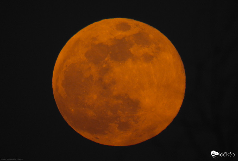 A Hold a tízmilliószoros napon