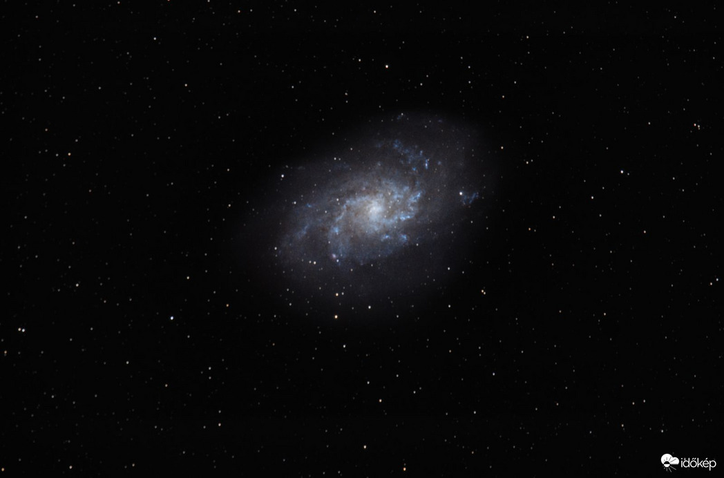 Triangulum galaxis 3 millió fényévre. 143db 1 perces expókkal fotózva. 