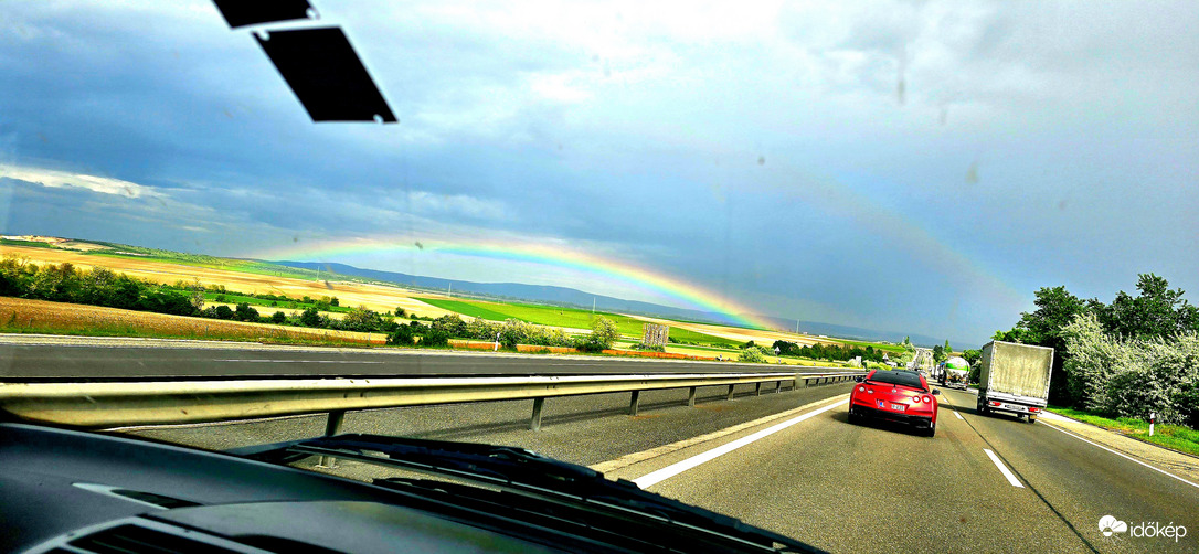 Szivárványok M1-Herceghalom térség közelében