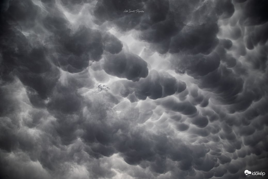 Makó-Mammatus felhők