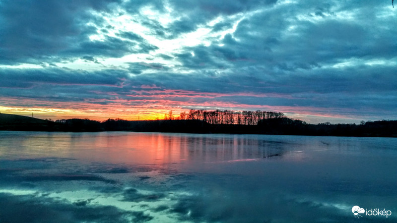 Napnyugta a Deseda-tónál