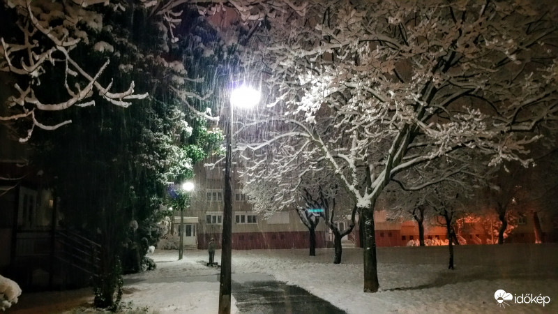 Havas csendélet Pécsett