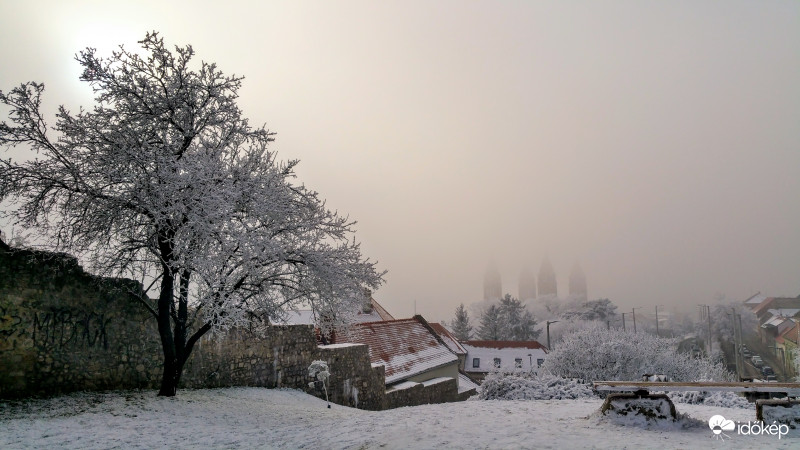 Köd és a Nap Pécsett