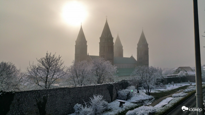 Köd és a Nap Pécsett