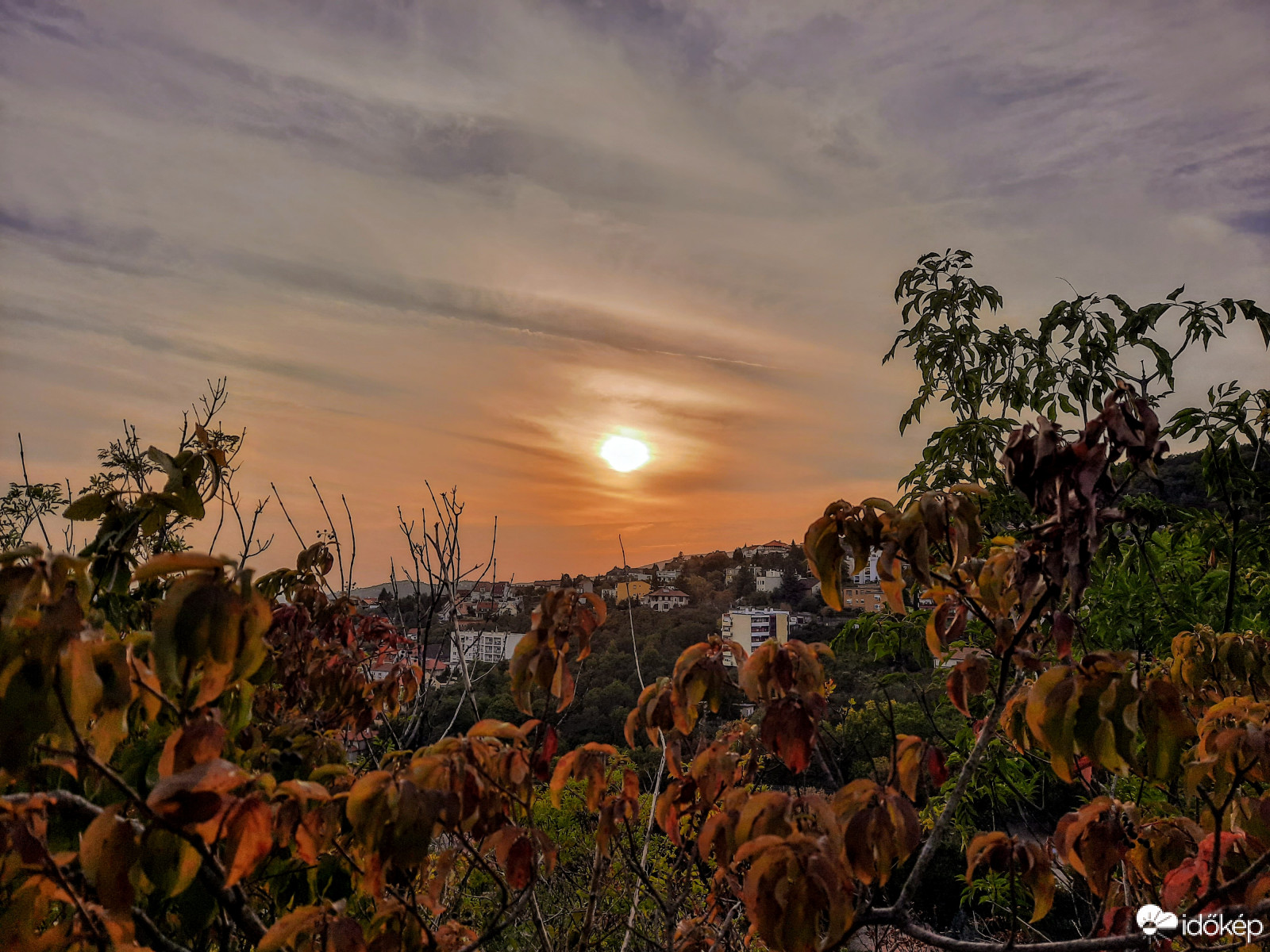 Őszi naplemente Pécsről