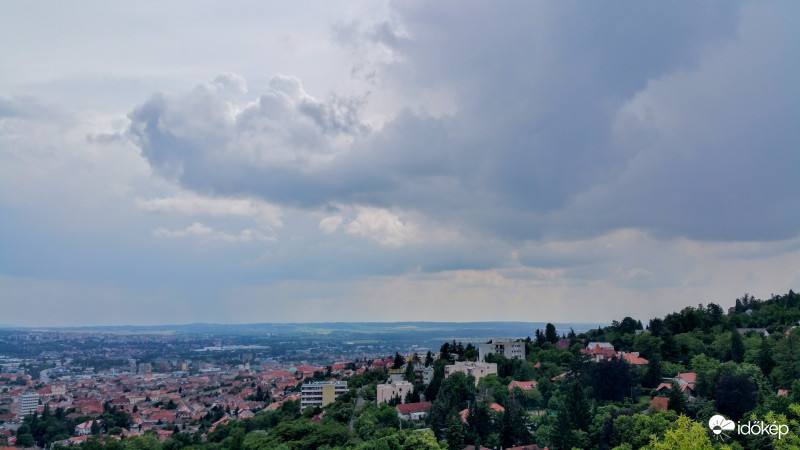 Záporfelhő Pécsett