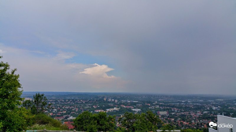Záporfelhő Pécsett