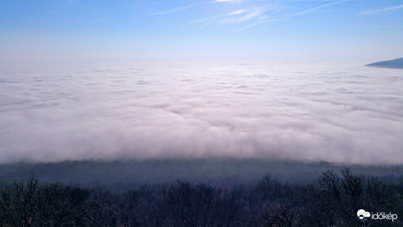 Ködpaplan Pécs felett