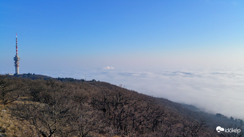 Ködpaplan Pécs felett