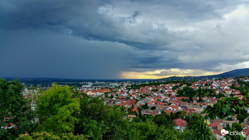 Érkezik az eső Pécsre