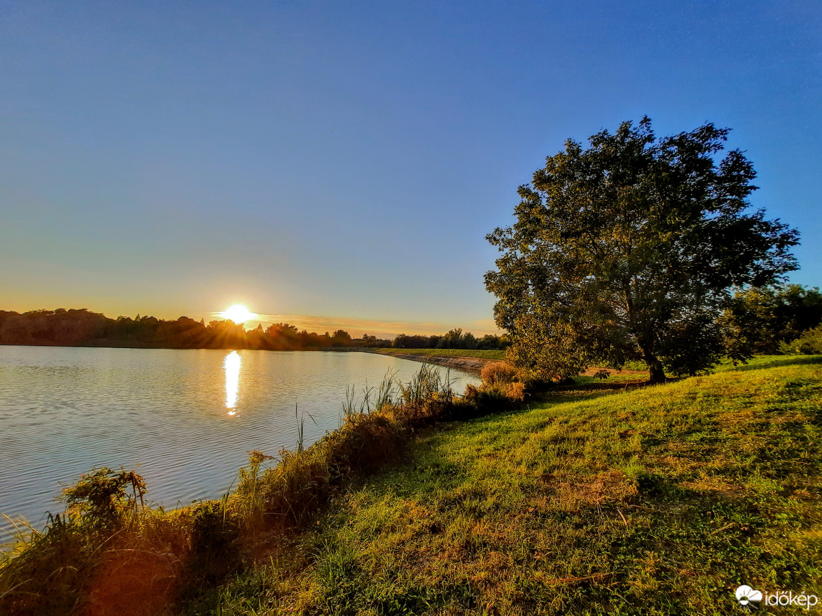 Tóparti naplemente Pécsről