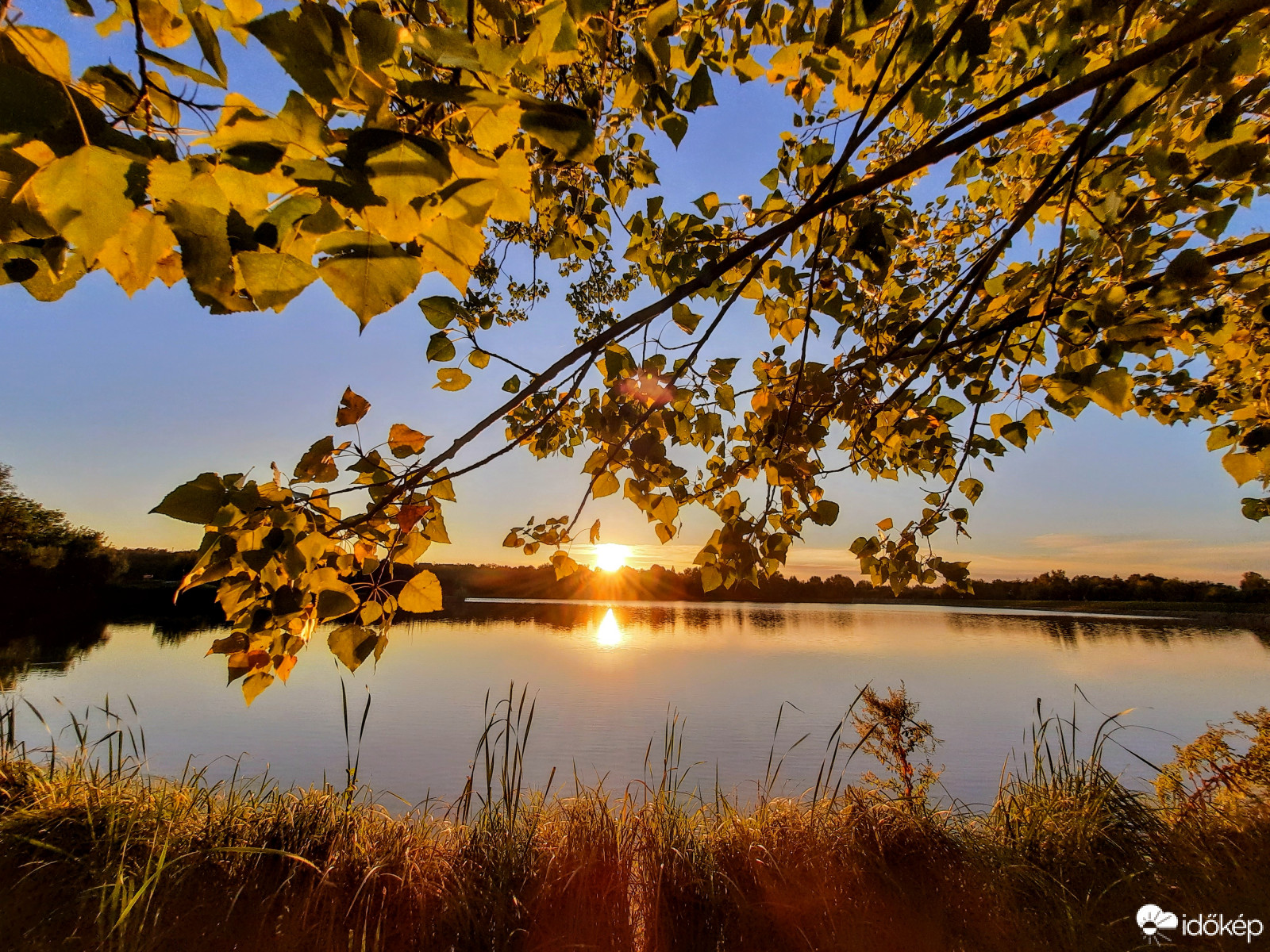 Tóparti naplemente Pécsről