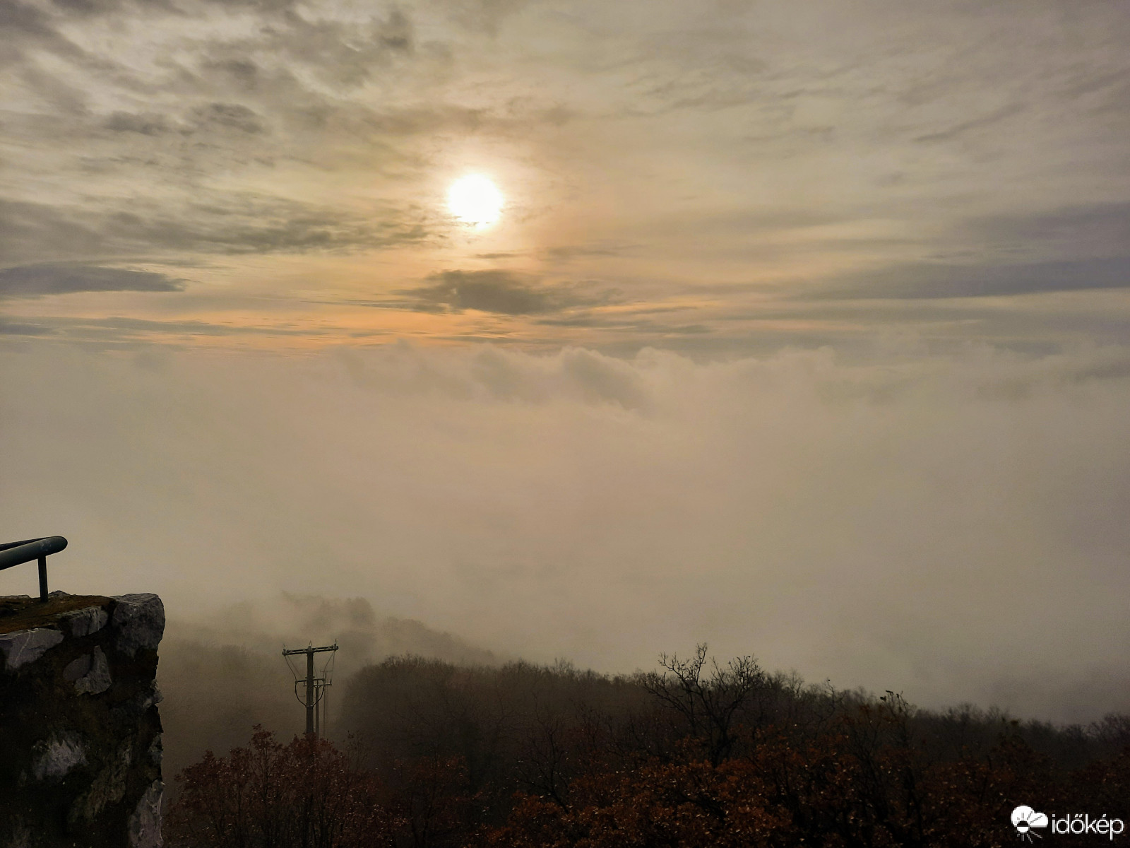 Ködpaplan a Mecsekből