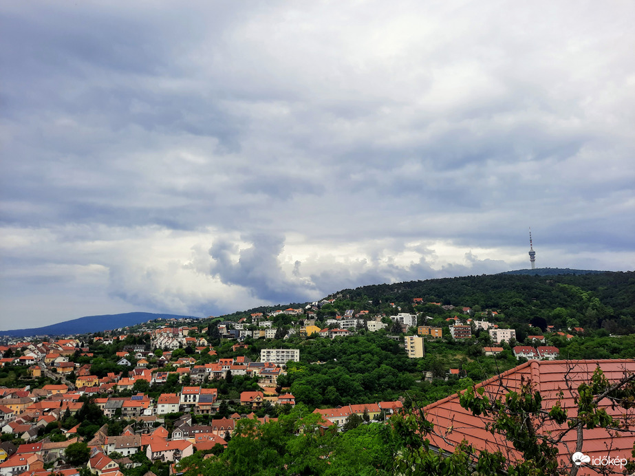 Záporfelhő Pécsett