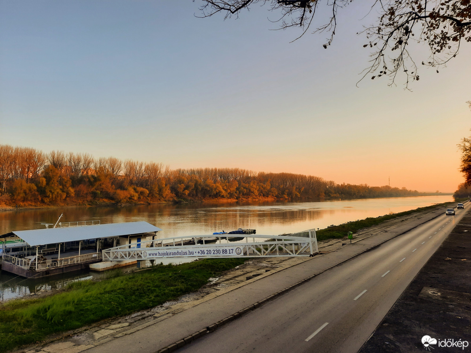 Tisza-parti naplemente Szegedről