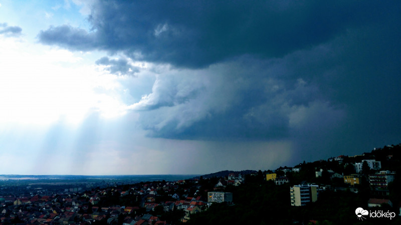 Zivatarfelhő Pécsett