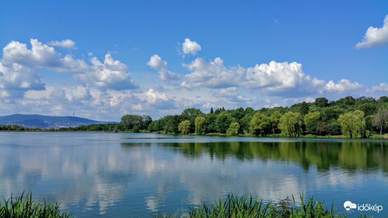 Gomolyfelhős Mecsek
