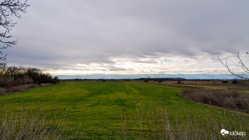 Erősen felhős égbolt