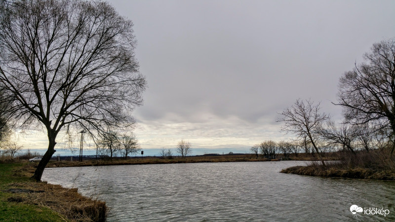 Erősen felhős égbolt