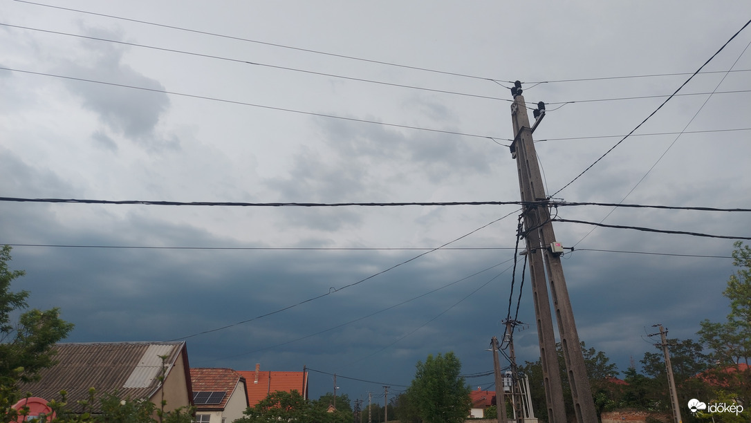 Készülődik 