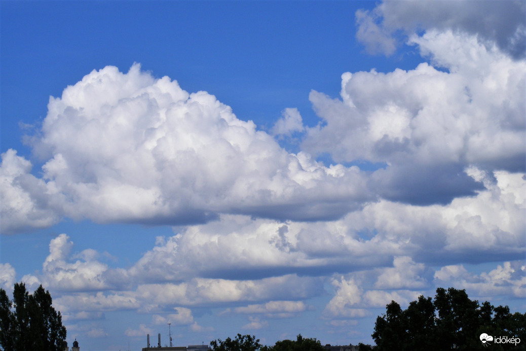 Felhők Debrecen felett