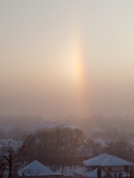 Ködös, szivárványos napkelte Debrecenben 2026.01.09-én